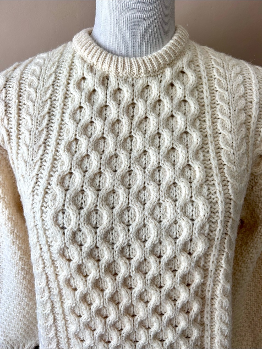 Vintage Ivory Chunky Cable Knit Pure British Wool Irish Fisherman Sweater S / M - Picture 6 of 16